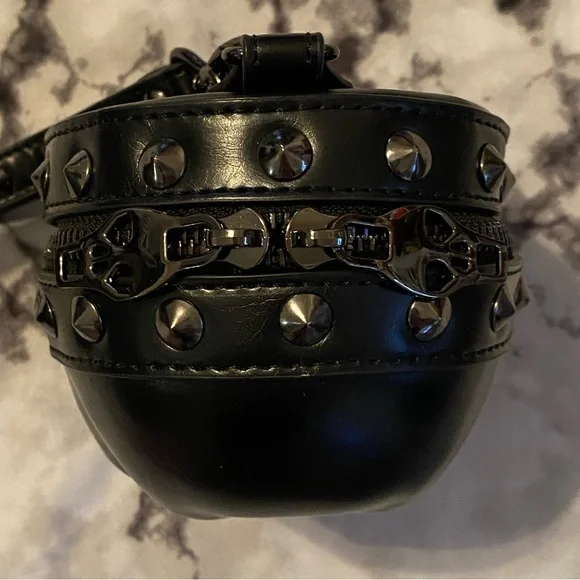 💀 Molded Skull Studded Evening Wristlet Belt Bag Pouch - Picture 6 of 9